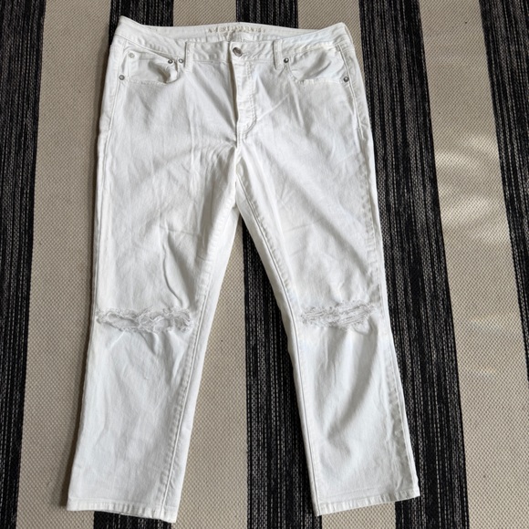 American Eagle Outfitters Denim - American Eagle Women's White Boy Crop With Distress Stretch Jeans Size 14